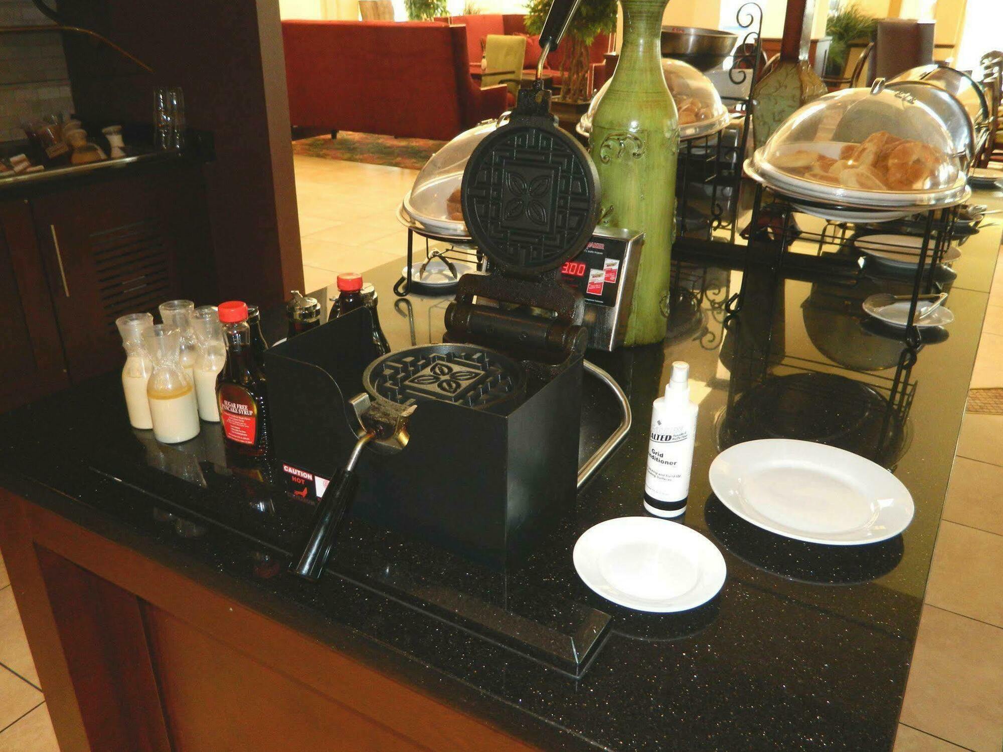 Hilton Garden Inn Odessa Buitenkant foto